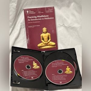 Mindfulness 🧘‍♂️ DVD + Book: Practicing Mindfulness: Intro to Meditation